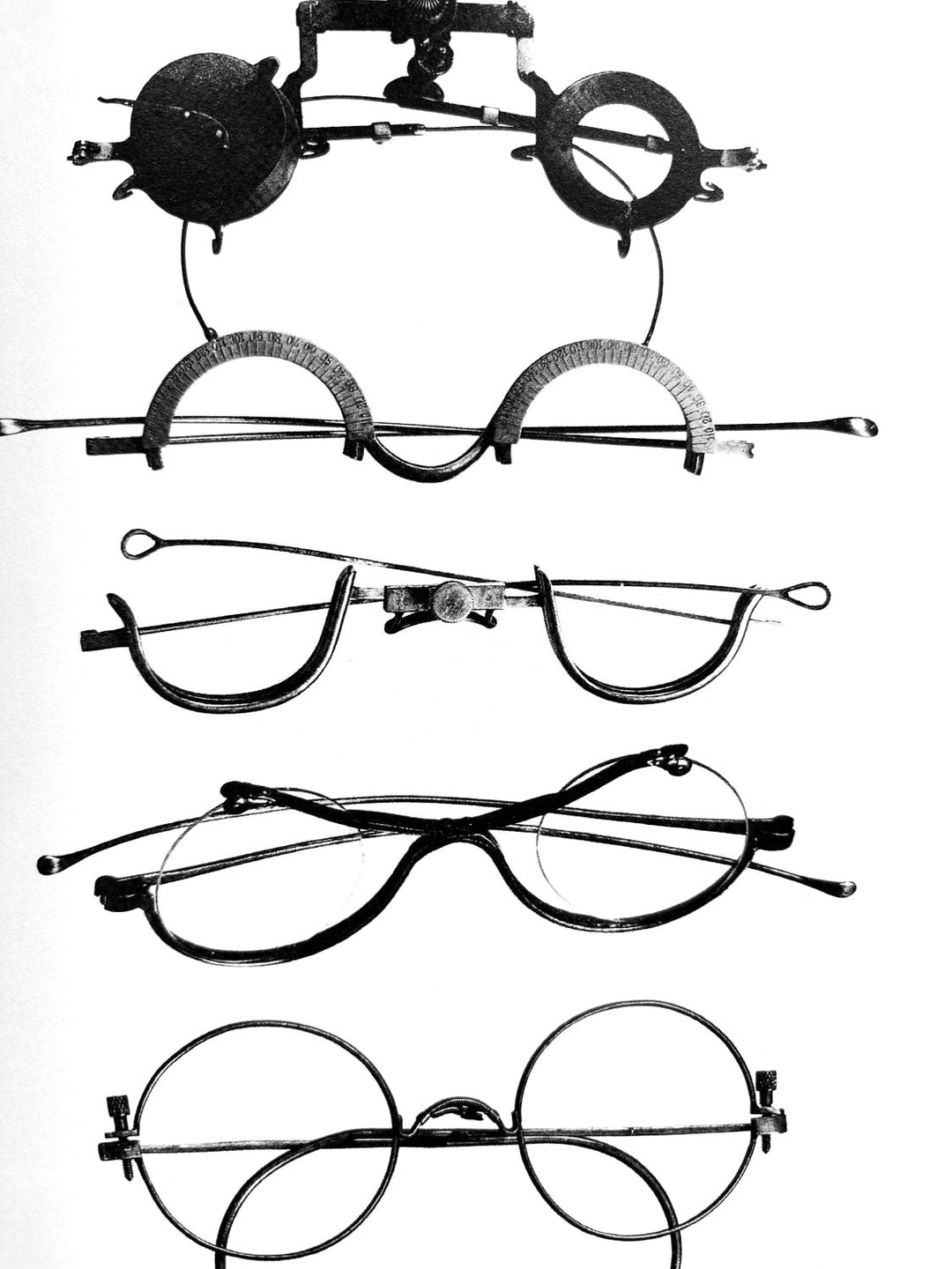 3000 days of archives related to the optics and glasses frame industry - Tipi bookshop