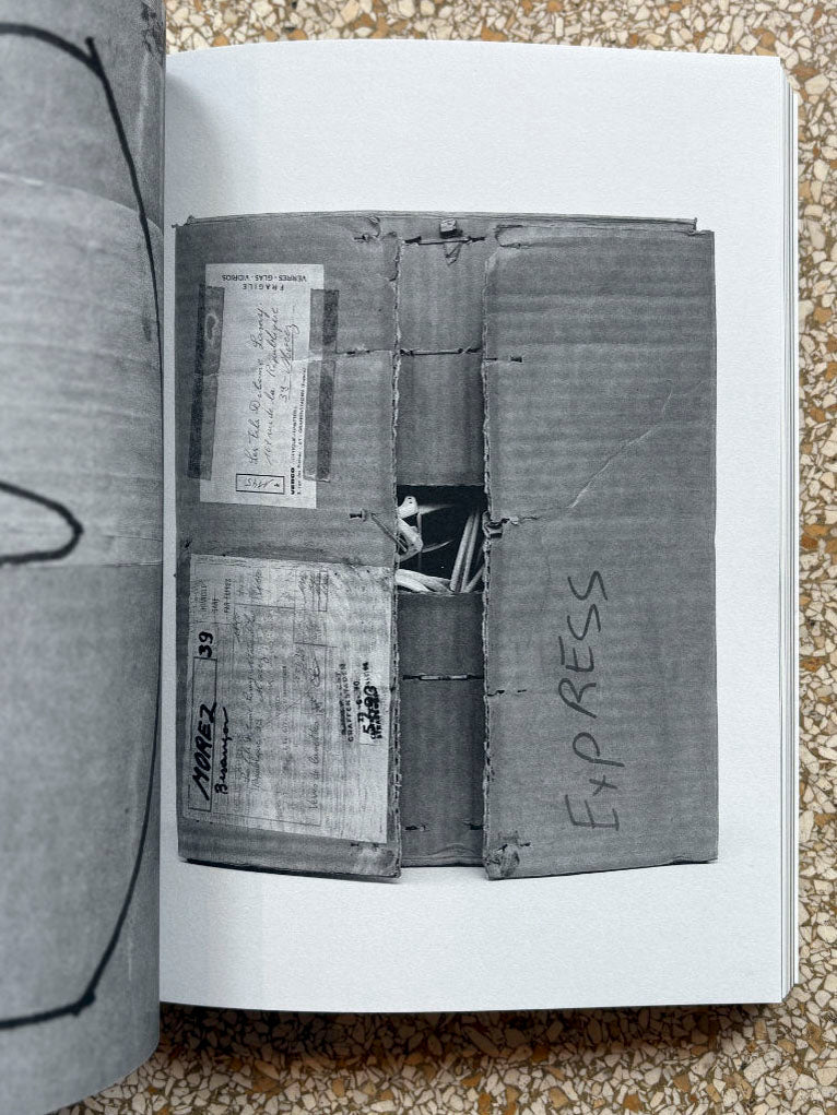 3000 days of archives related to the optics and glasses frame industry - Tipi bookshop