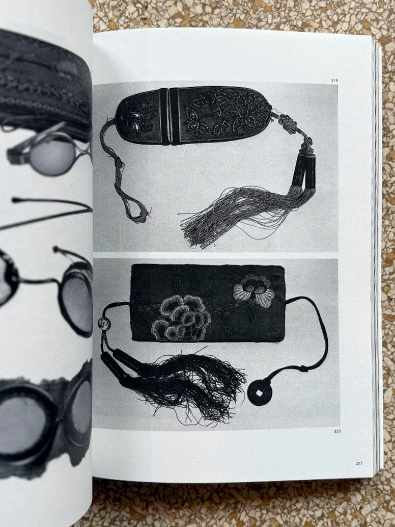 3000 days of archives related to the optics and glasses frame industry - Tipi bookshop
