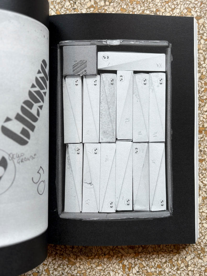 3000 days of archives related to the optics and glasses frame industry - Tipi bookshop