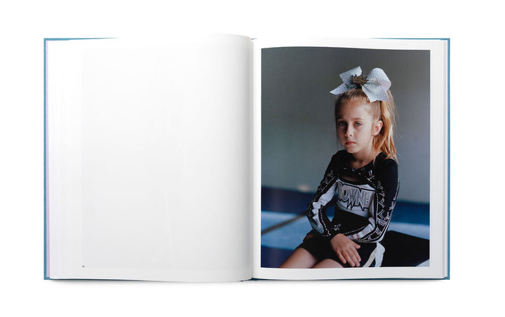 America’s Girls, On the Edge of a Dream by Eva Verbeeck - Tipi bookshop