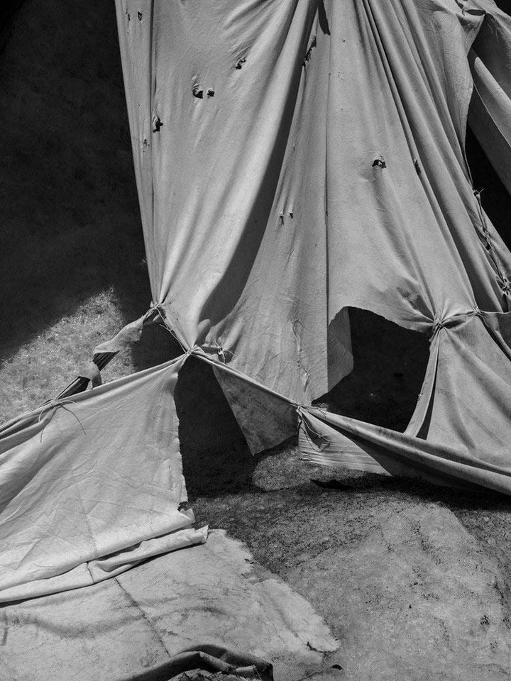 Blindfolded by Antoine De Winter - Tipi bookshop