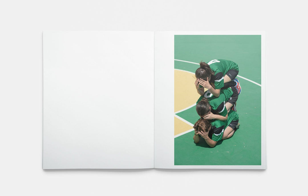 Changing Room by Chiara Calgaro - Tipi bookshop