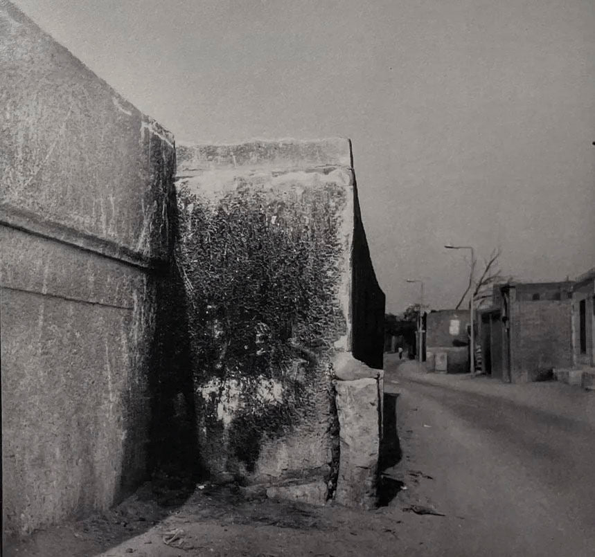 La Cité des Morts by Bernard Guillot - Tipi bookshop