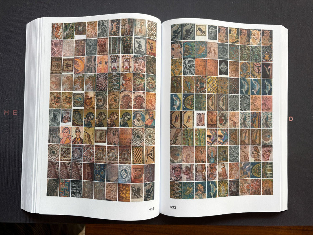 Los Restos by Oriol Vilanova - Tipi bookshop