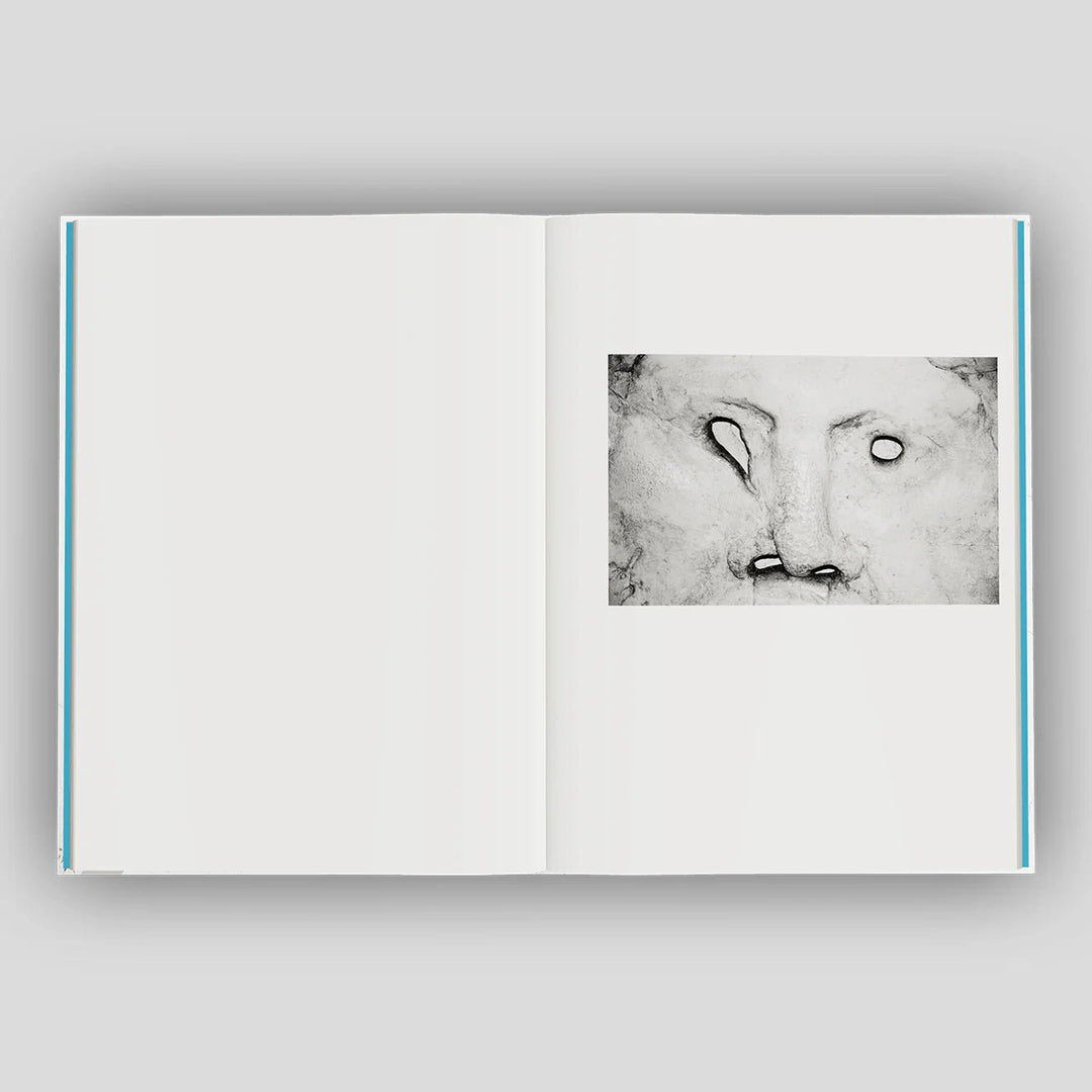 Que le feu soit tendre, que la mer soit bonne by Elsa Martinez & Marie Hervé - Tipi bookshop