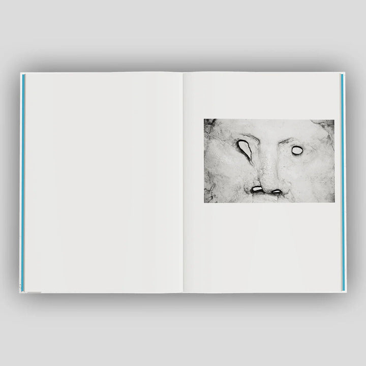 Que le feu soit tendre, que la mer soit bonne by Elsa Martinez & Marie Hervé - Tipi bookshop