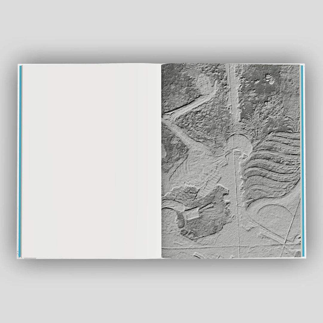 Que le feu soit tendre, que la mer soit bonne by Elsa Martinez & Marie Hervé - Tipi bookshop