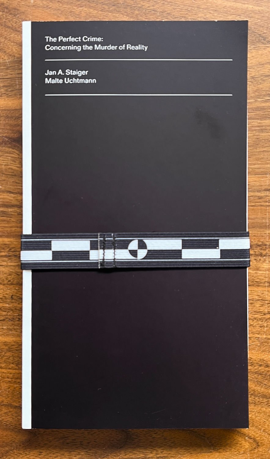 The Perfect Crime by Jan Staiger and Malte Uchtmann - Tipi bookshop