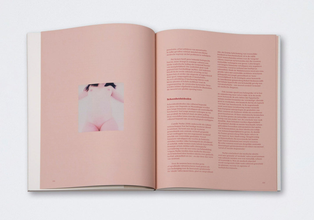 Vulva Obscura by Hanne Lamon - Tipi bookshop