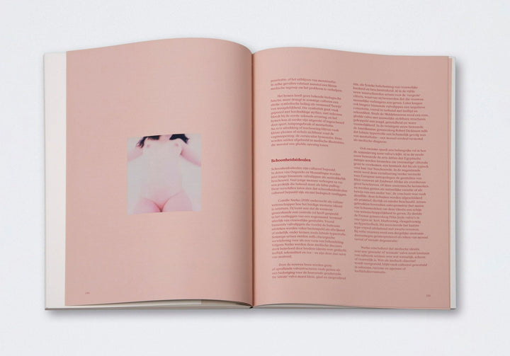 Vulva Obscura by Hanne Lamon - Tipi bookshop