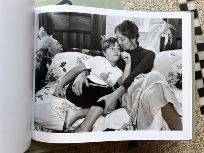 Family photographs by Joan Albert - Tipi bookshop