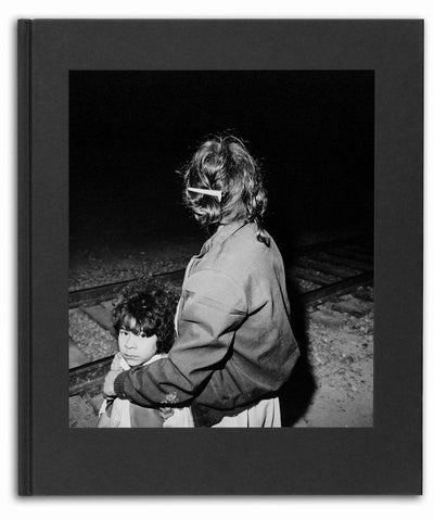 Midnight — La frontera by Ken Light - Tipi bookshop