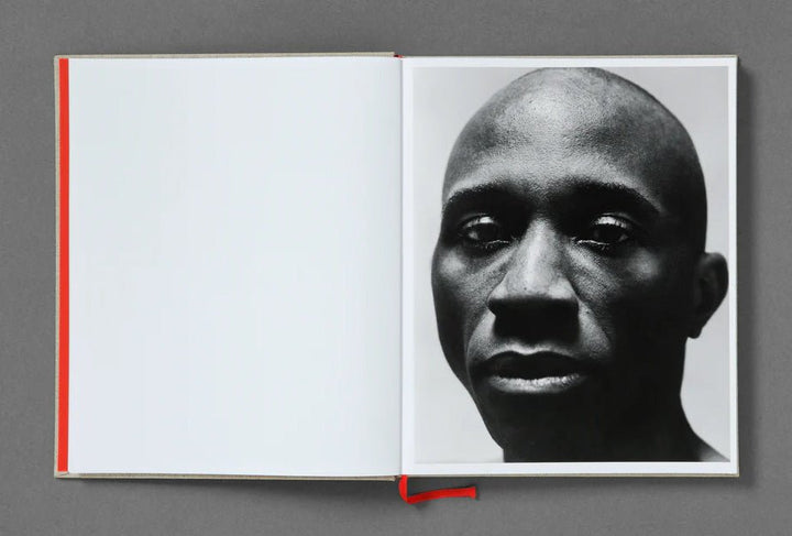 O by Luis Alberto Rordiguez - Tipi bookshop