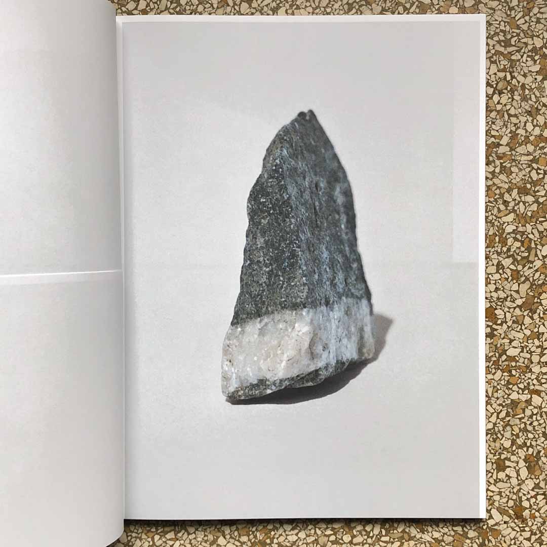 To pick up a stone by Claudia den Boer - Tipi bookshop